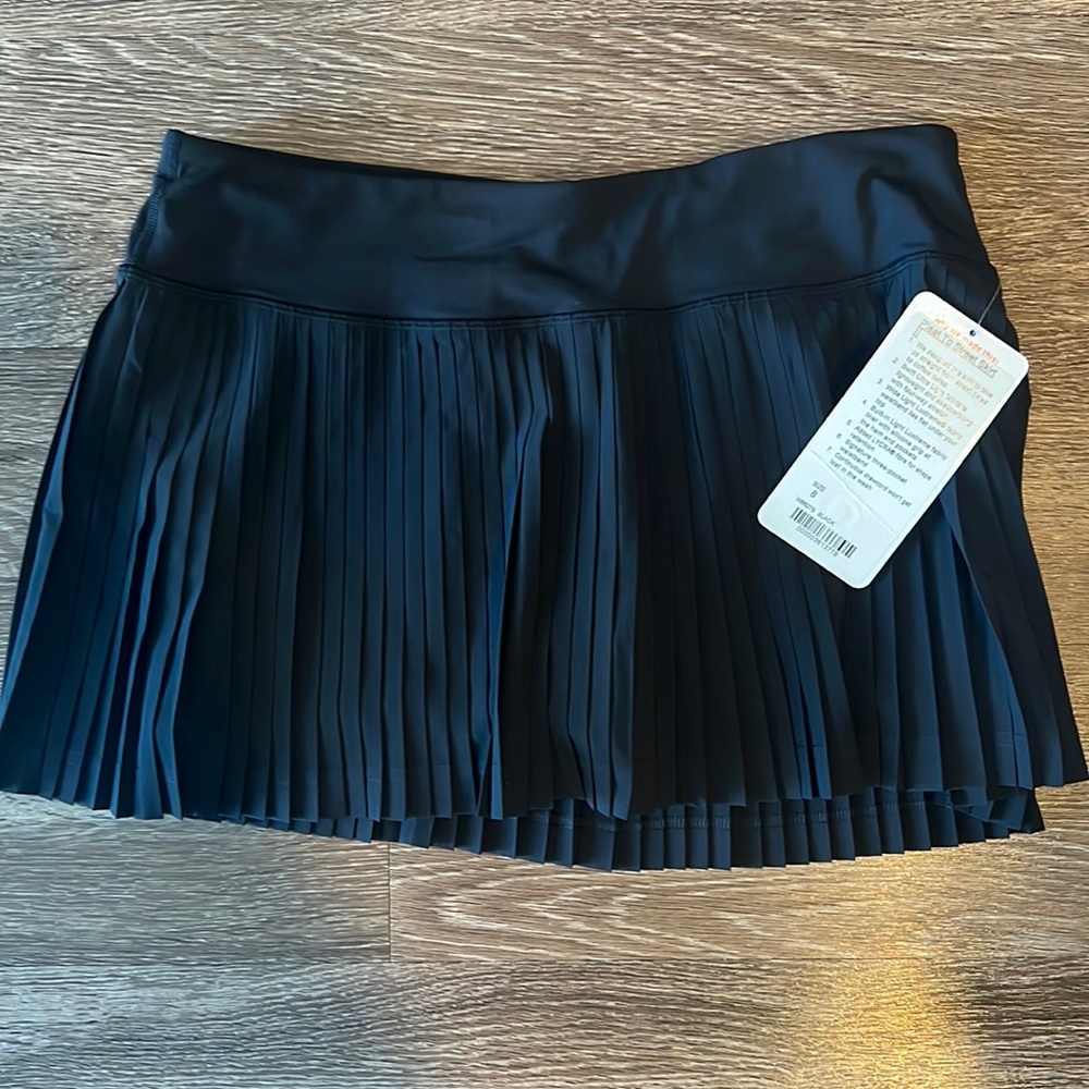 Lululemon pleat to street skirt